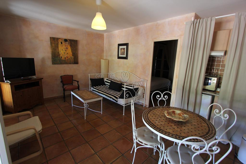 La Bastide Saint Anne Guest House Room photo